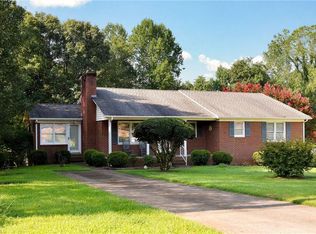 8530 Senoa Dr, Lewisville, NC 27023