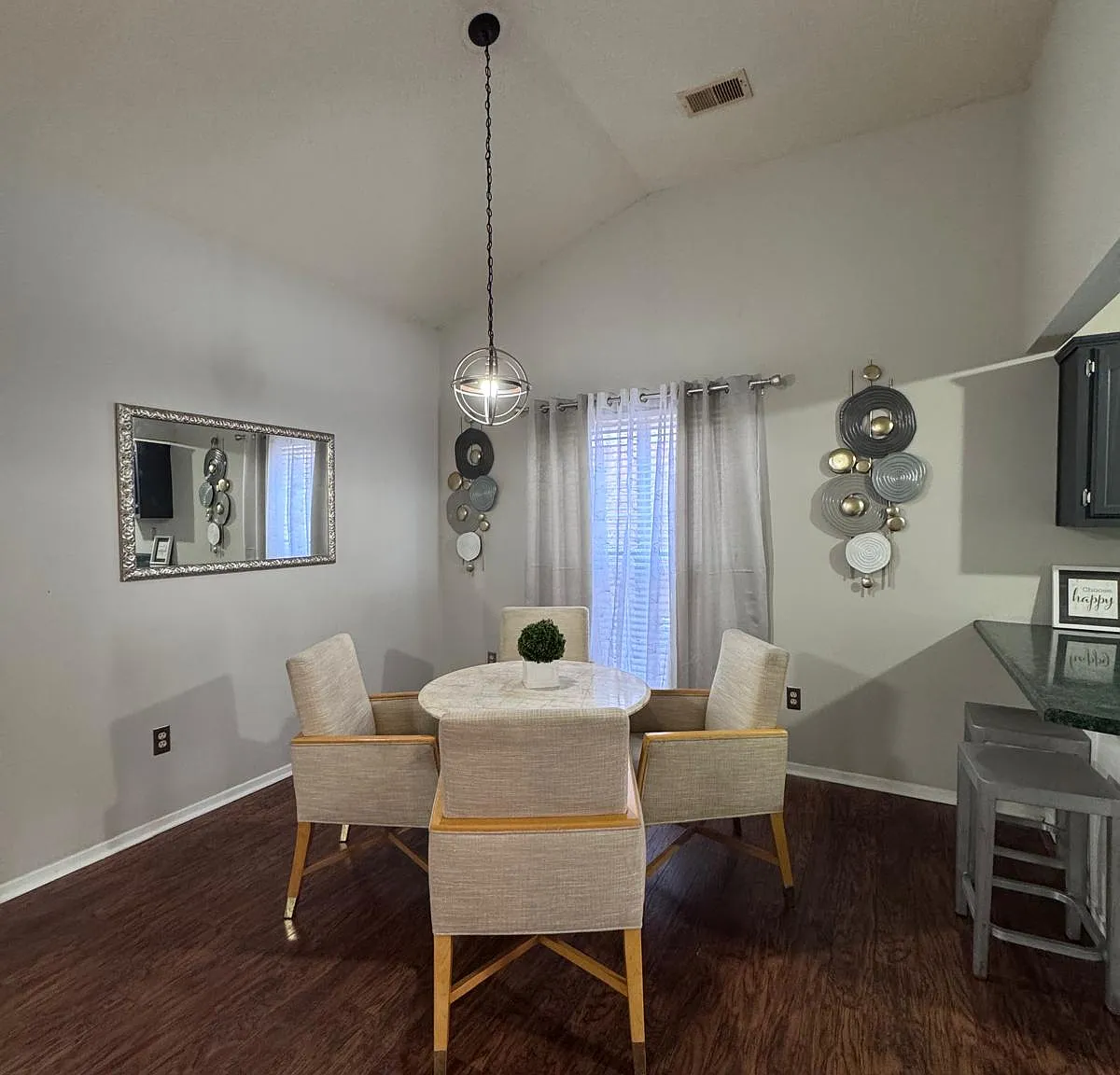 2 bed, 1250 sqft, $3,995 — Photo 4