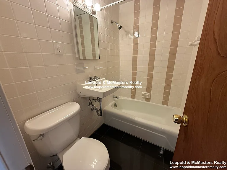 North Beacon St Brighton Apartments — Photo 13