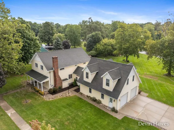 910 S Clay St, Greenville, MI 48838