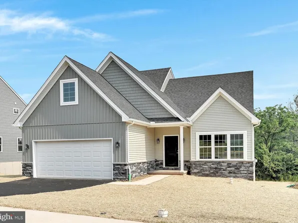 10661 Jonestown Rd, Annville, PA 17003