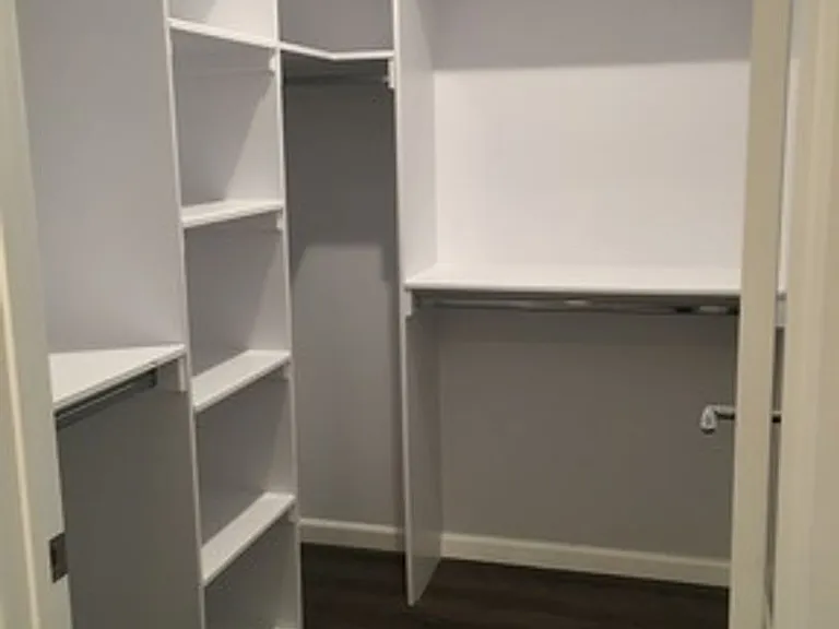 Burnet Apartments — Photo 16