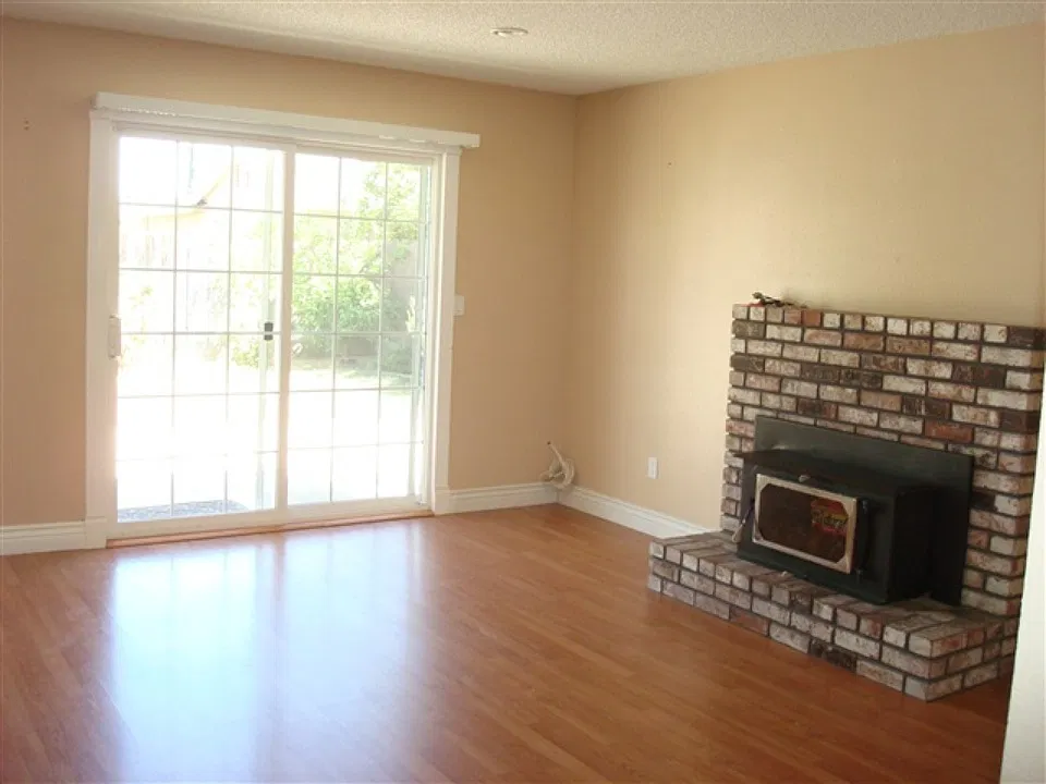 2 bed, 1050 sqft, $1,950 — Photo 2