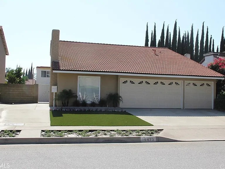 19423 Stefani Ave — Photo 1