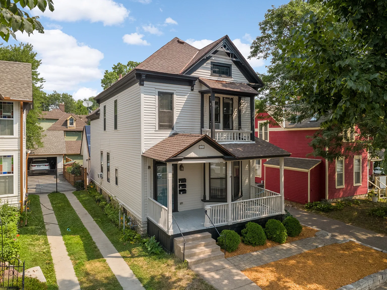 1 bed, 945 sqft, $1,950 — Photo 3