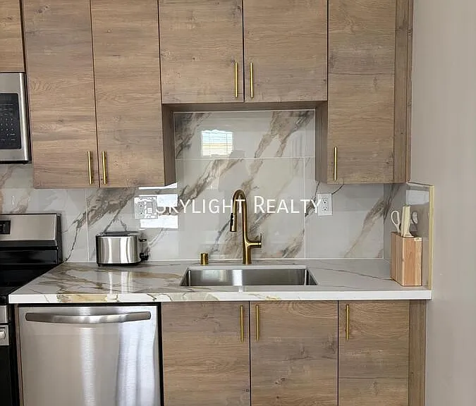 4018 Riviera Dr #1 — Photo 10