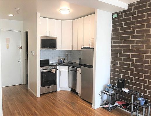 5th image of 239 E 10th St APT 2B