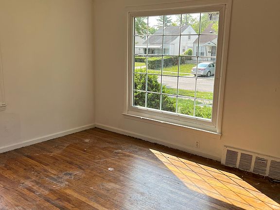 3rd image of 26654 W Hills Dr