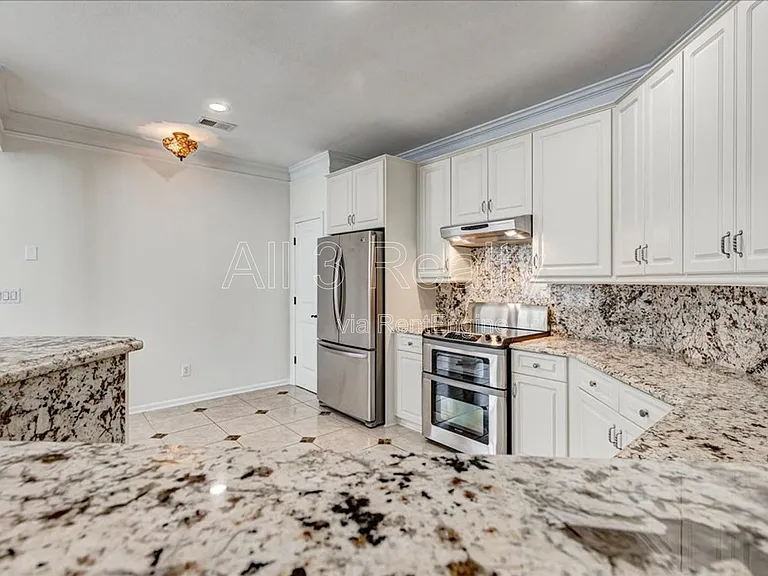 1033 Pinehurst Dr — Photo 31