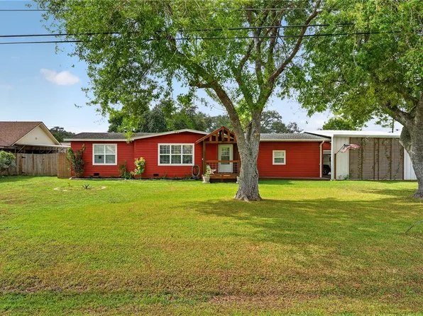 1100 Wood Ave, Woodsboro, TX 78393