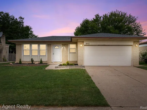 2051 Newell Dr, Sterling Heights, MI 48310