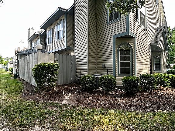 4th image of 4904 Adelia Dr