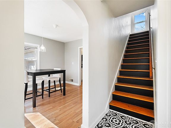 5th image of 217 Rockhill Ave