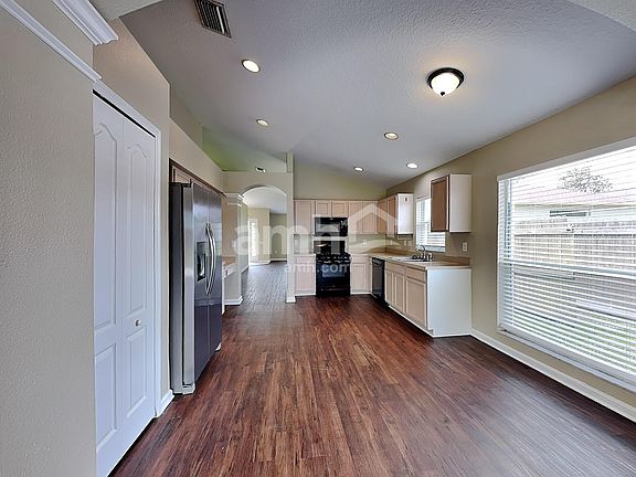 3rd image of 30839 Saint Vincent Ct