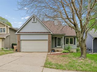 5316 Aspen Dr, West Des Moines, IA 50266