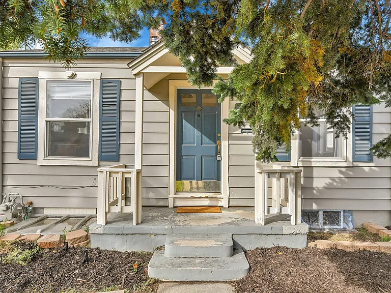 2245 S Franklin St — Photo 4