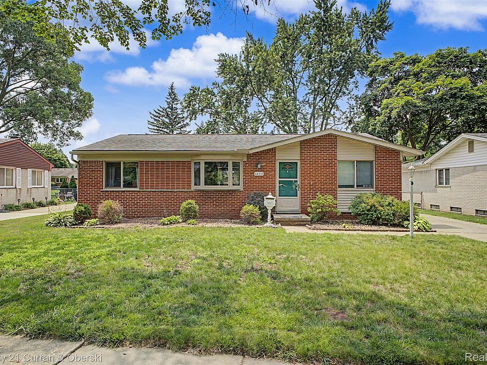 1st image of 42519 Applecreek Dr