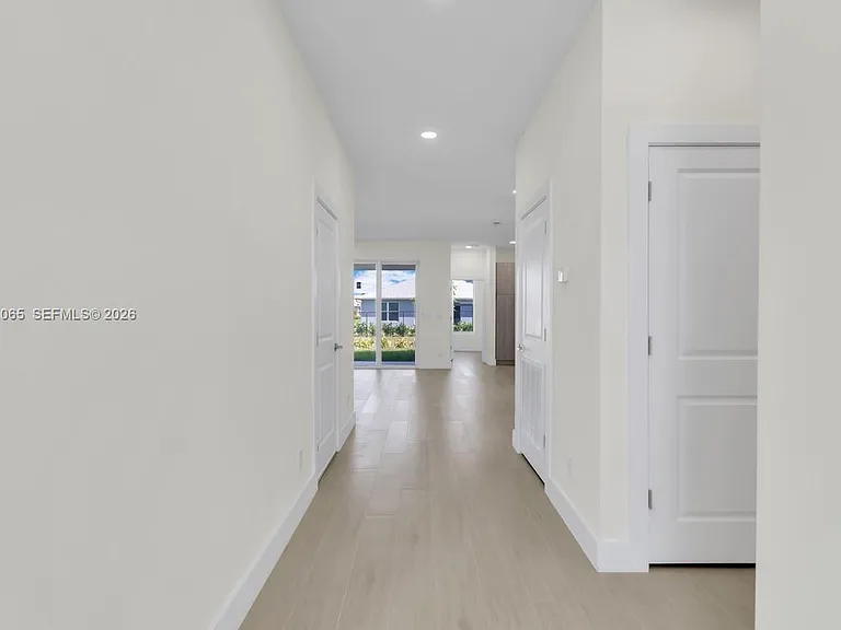 1827 Embers Pkwy W — Photo 7