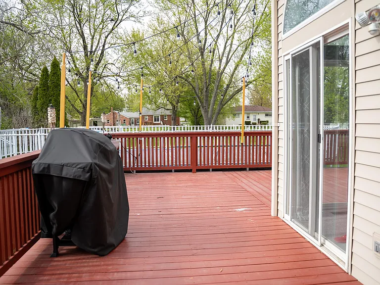 1825 Latimer Dr — Photo 11