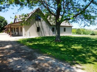 1273 Pleasant Hill Rd, Stoughton, WI 53589