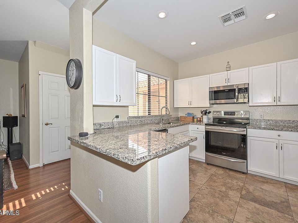 1st image of 1001 N PASADENA -- #128