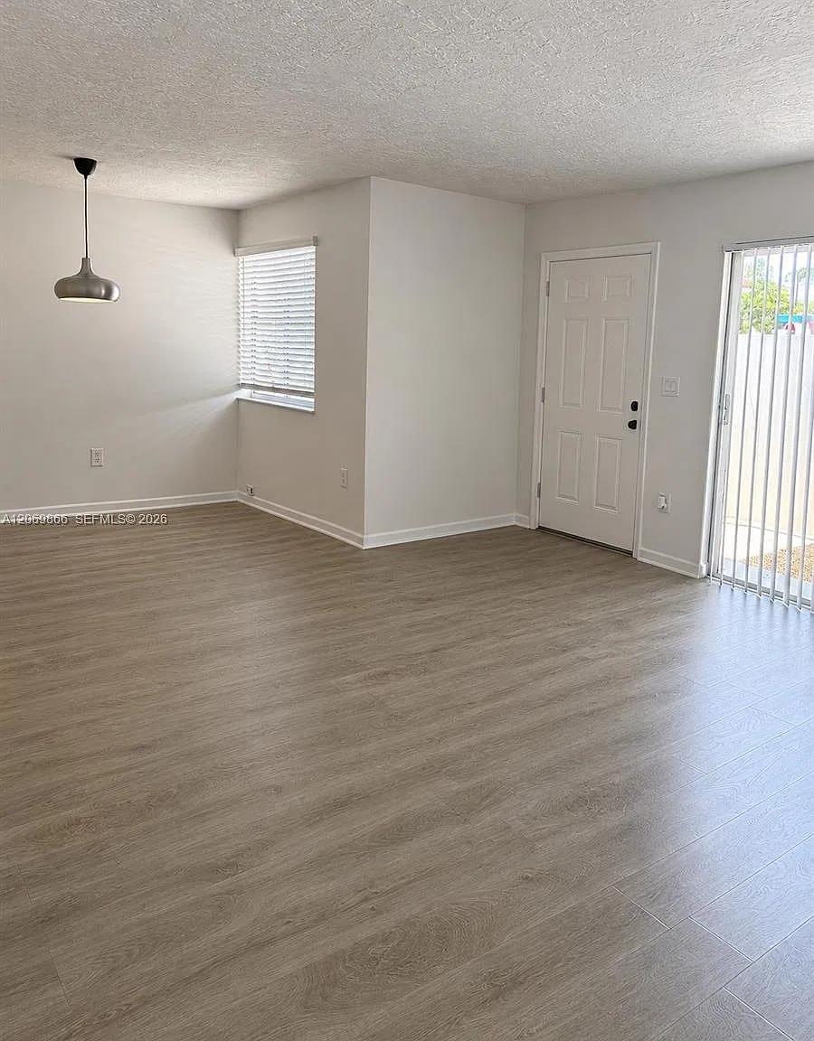 2 bed, 2.5 bath, 1000 sqft, $2,900 — Photo 4