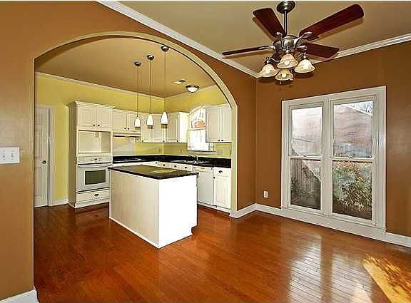 3rd image of 8828 Sturbridge Dr