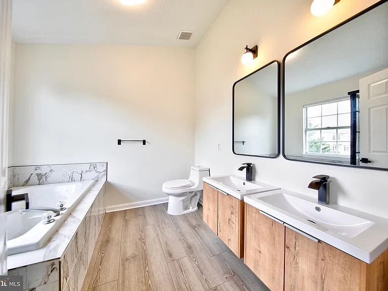 130 Spencer Cir — Photo 17