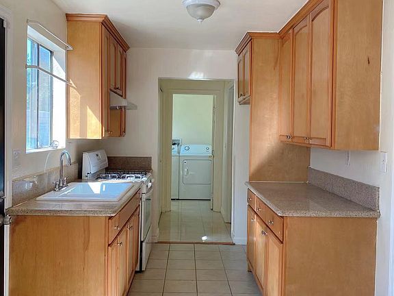 4th image of 524 San Gabriel Blvd