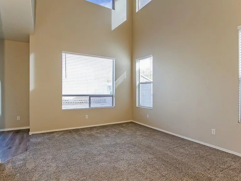 11374 W Pima St — Photo 4