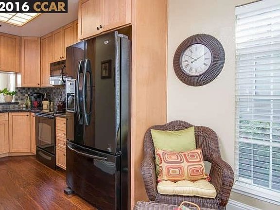 4th image of 231 Pebblecreek Ct