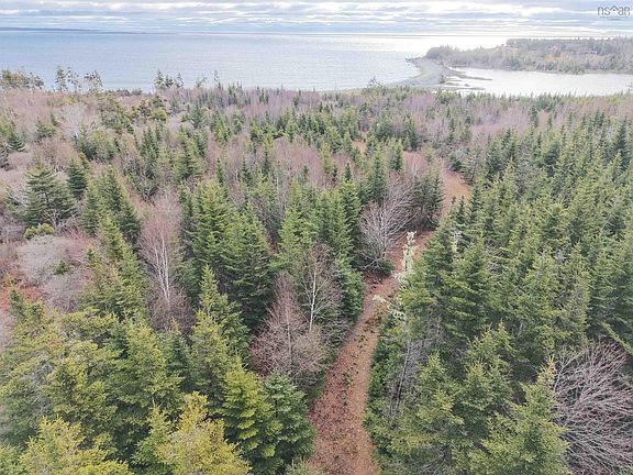 3rd image of Round Bay Rd