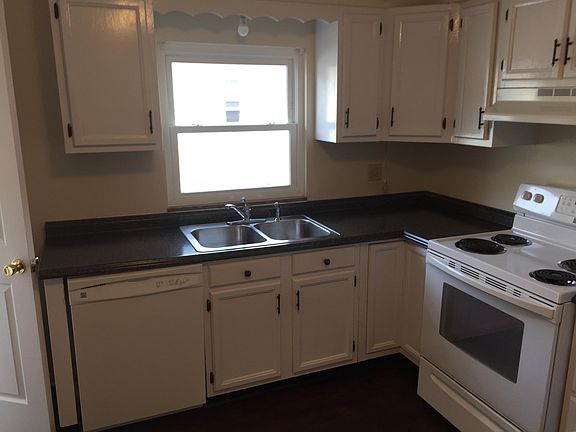 2nd image of 4931 Fuller Dr