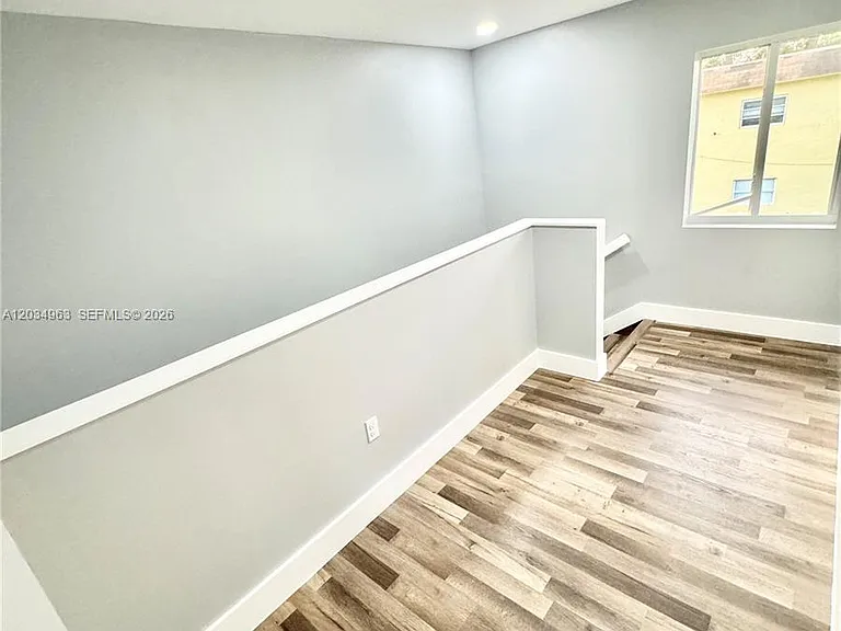 932 NW 2nd St — Photo 10