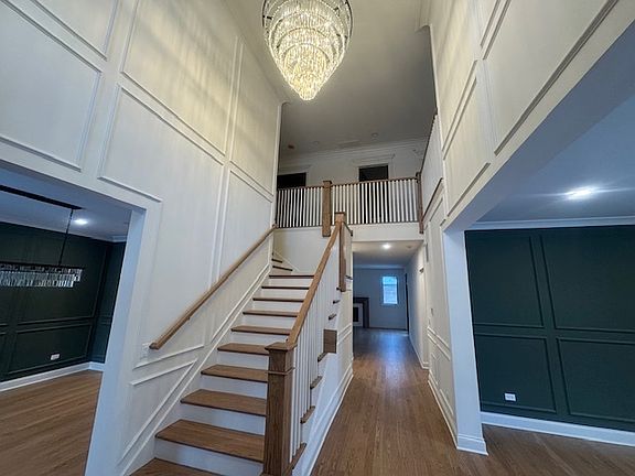 5th image of 8148 Hamlin Ave