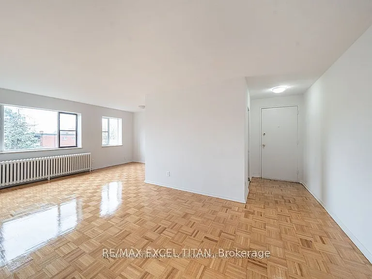 799 Robinson St #4 — Photo 4