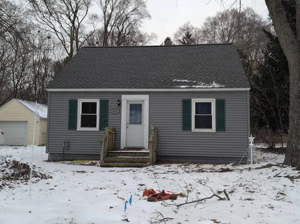 954 Wilson Ave, Norton Shores, MI 49441