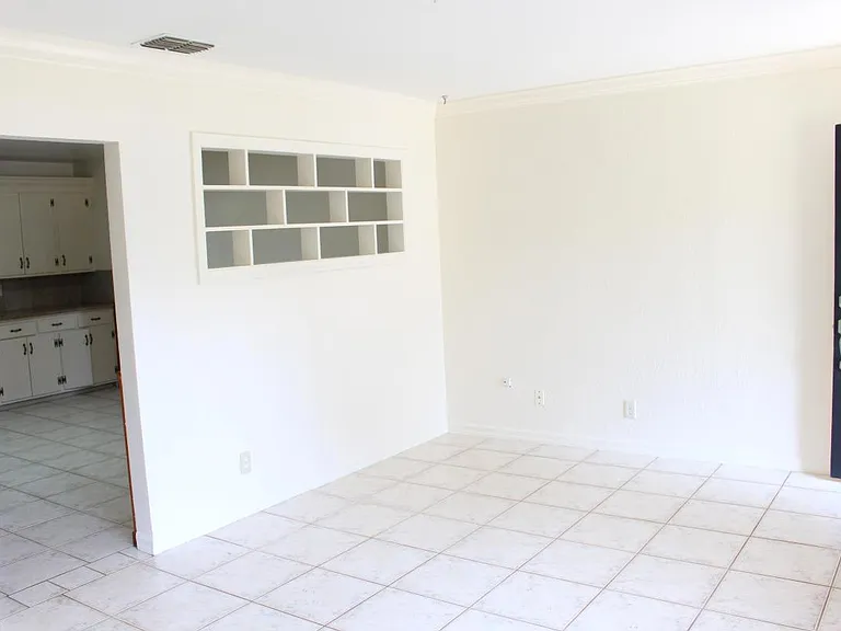 1103 N Bracewell Dr — Photo 5