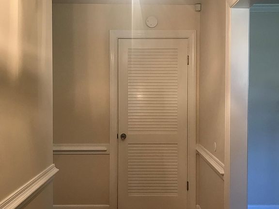 2nd image of 3306 Camellia Dr
