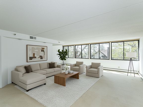 3rd image of 600 4th St SW APT 308