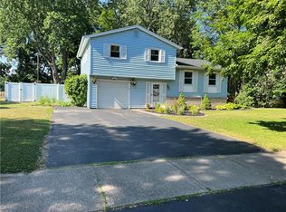 46 Willhurst Dr, Rochester, NY 14606