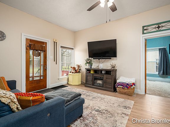 4th image of 517 Front St