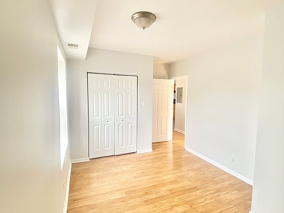 3rd image of 3939 W Iowa St #1W