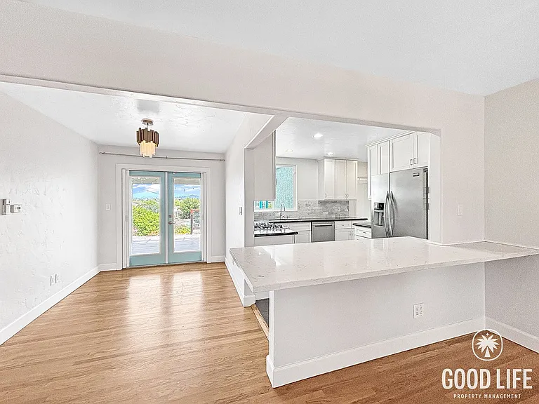 4241 E Overlook Dr — Photo 5