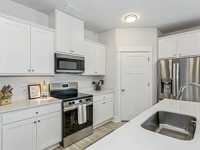 3087 Silver Maple Dr — Photo 4