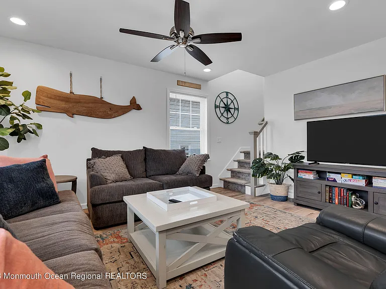 24 Virginia Ave — Photo 13