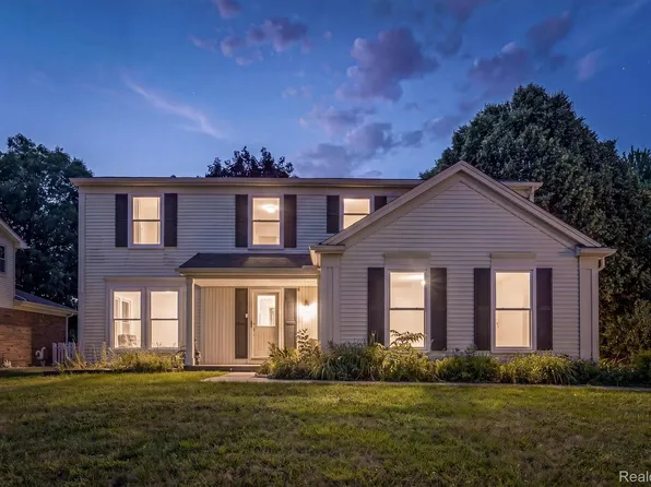 1906 Freemont Dr, Troy, MI 48098