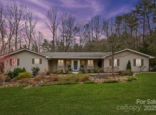 17 Sweetwater Oaks Dr, Fletcher, NC 28732