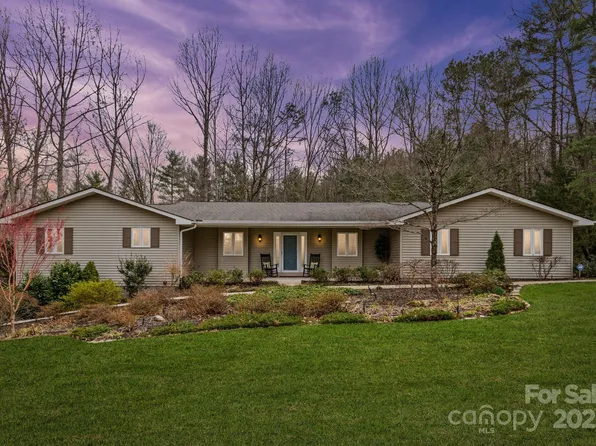 17 Sweetwater Oaks Dr, Fletcher, NC 28732