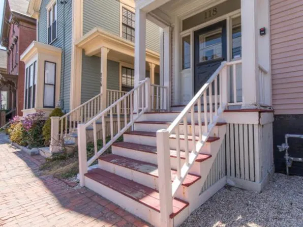 118 Winter St APT 4, Portland, ME 04102
